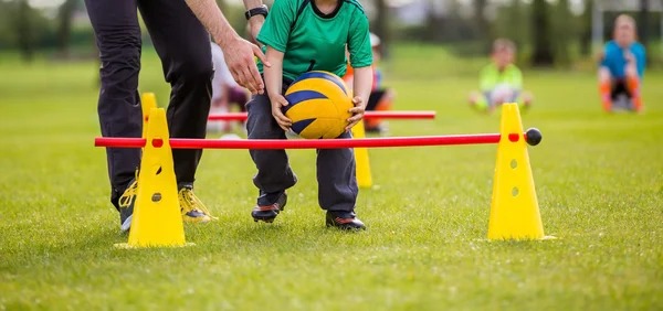 德州扑克高手最爱空池（德扑高手更钟情于拿下无人争夺的底池）